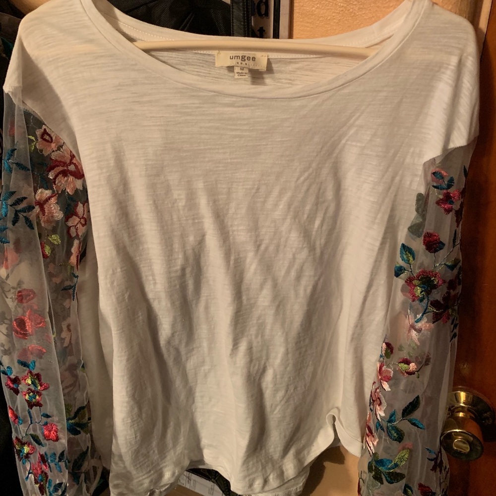 Umgee flower detailed sleeve blouse